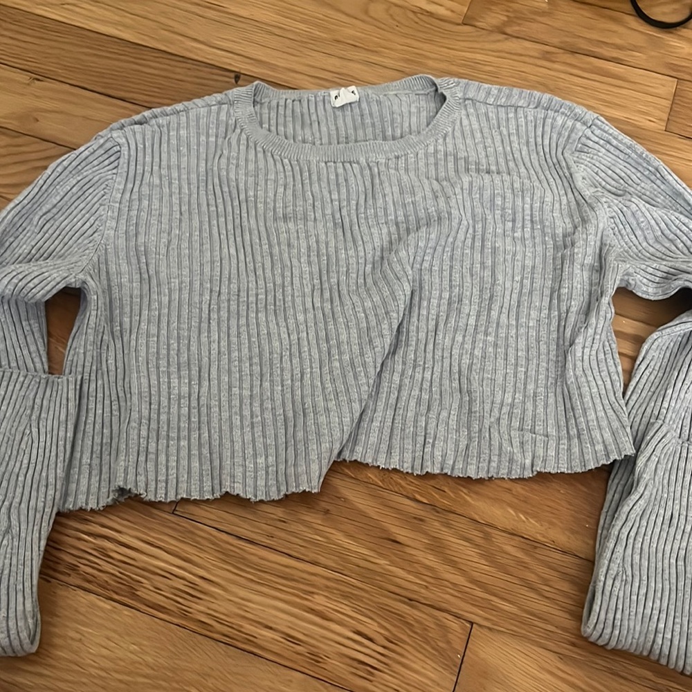 crop long sleeve sweater